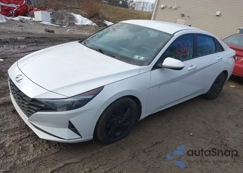 2022 Hyundai Elantra Sel z USA, uszkodzony, nr VIN 5NPLM4AG6NH069452